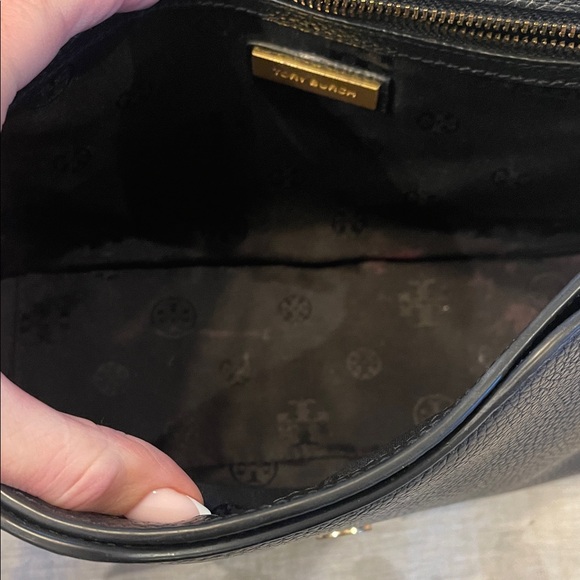 Tory Burch Black Shoulder Bag with Gold Chain - Picture 7 of 7